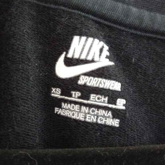 Nike | athletic T-shirt | xsmall - Picture 2 of 2